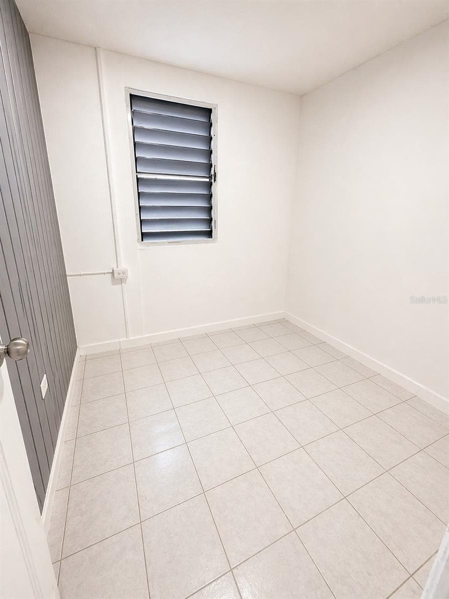 R517 COLLORES WARD — photo 8 of 13