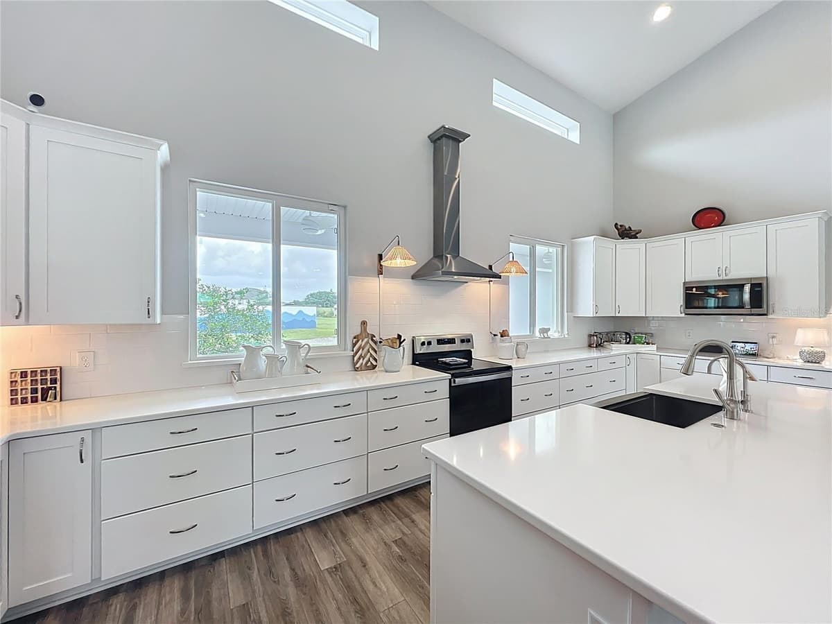 10220 & 10224 BAY LAKE ROAD — photo 13 of 67