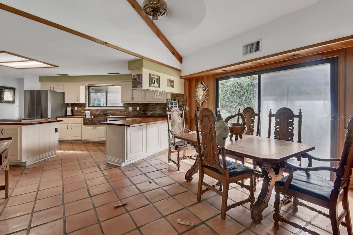 175 BAYWOOD DRIVE — photo 14 of 36