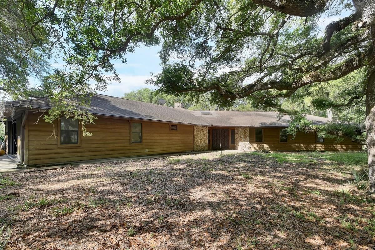 175 BAYWOOD DRIVE — photo 3 of 36