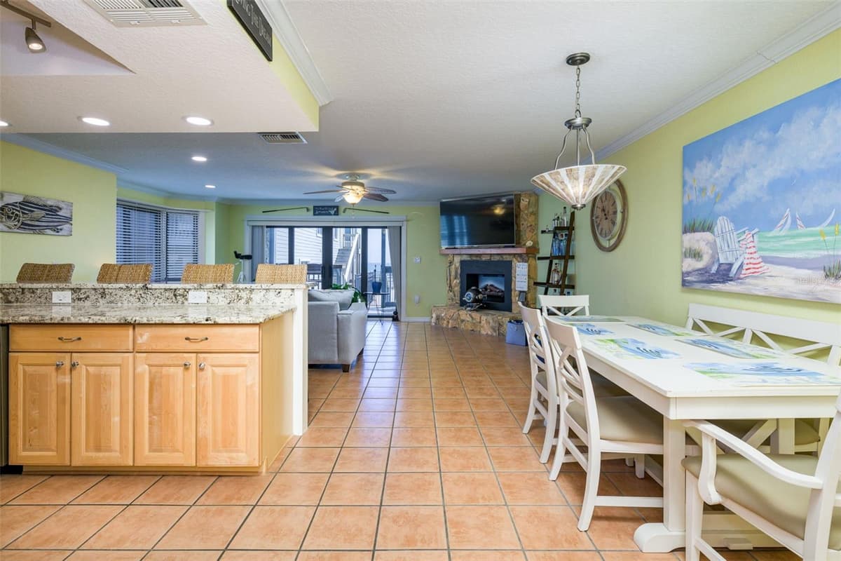 4421 ATLANTIC AVENUE — photo 3 of 25