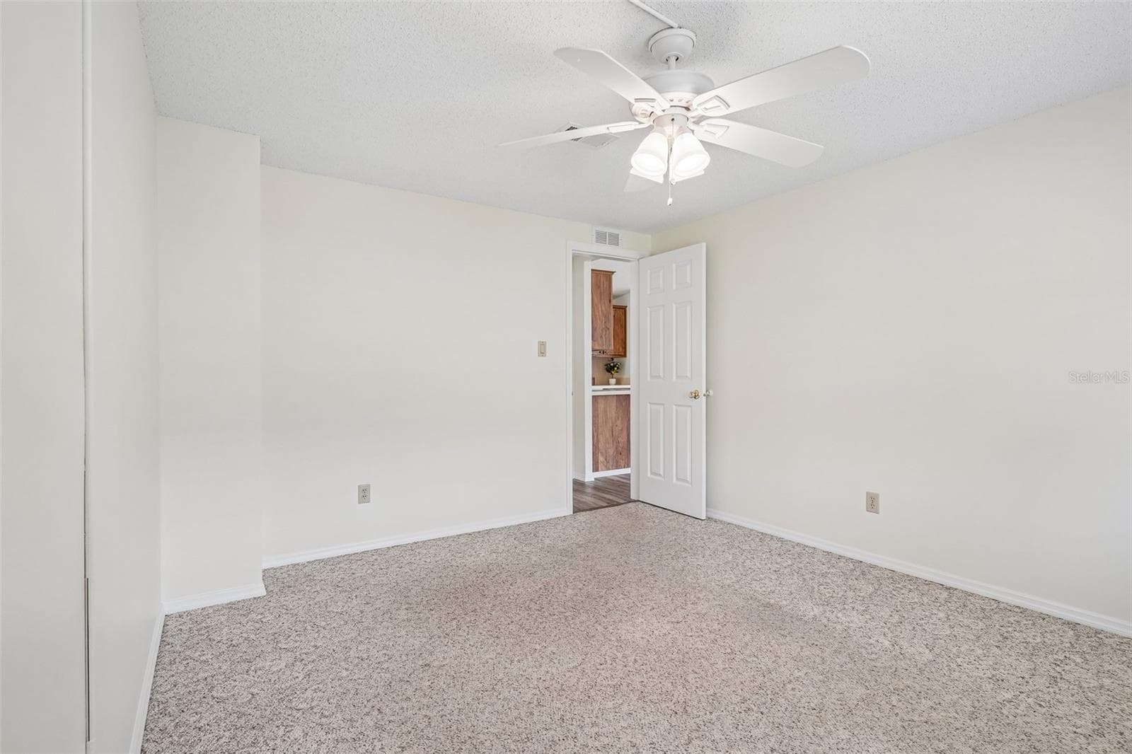 1616 SCHWARTZ BOULEVARD — photo 23 of 44