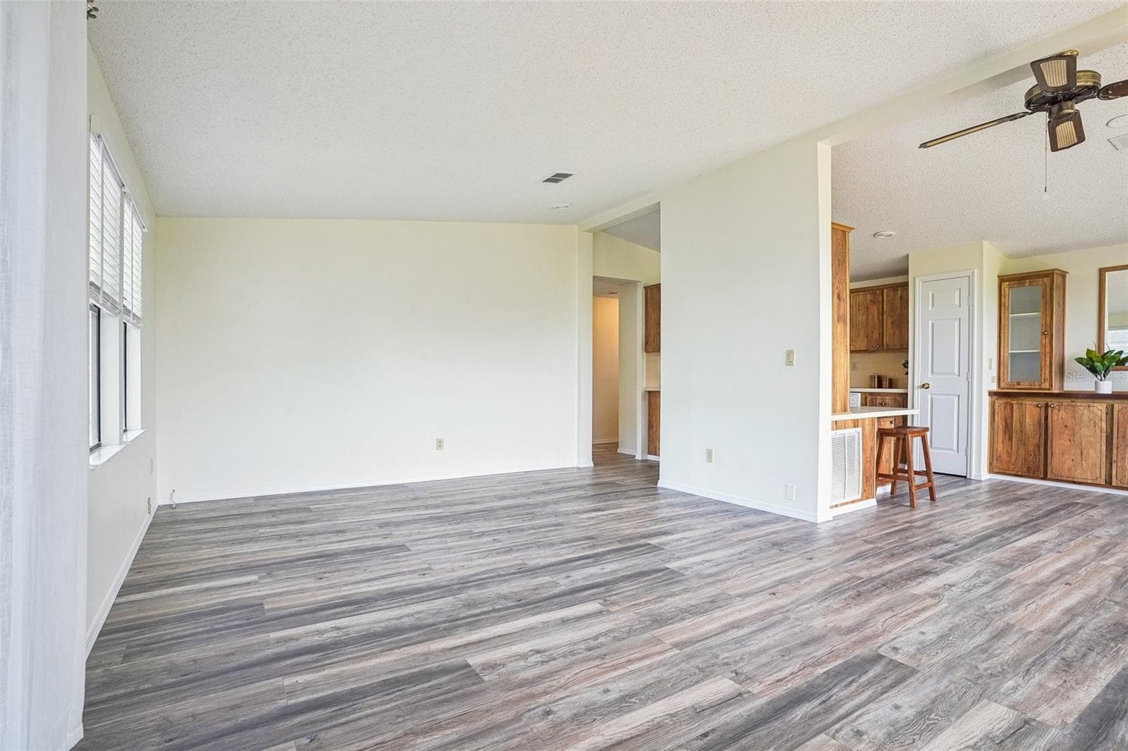 1616 SCHWARTZ BOULEVARD — photo 9 of 44