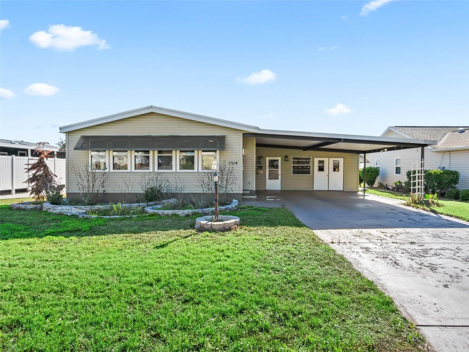 1514 HILLCREST DRIVE — photo 1 of 35