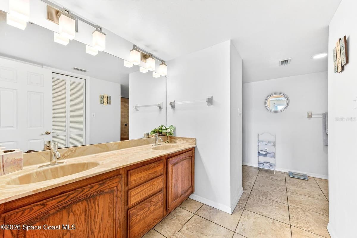 580 BREVARD AVENUE — photo 14 of 29