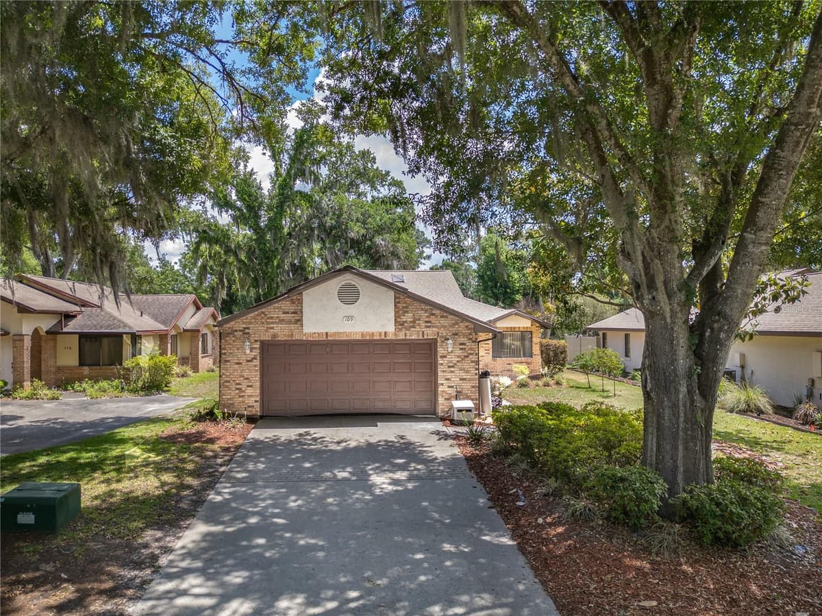 109 WATERWOOD DRIVE — photo 32 of 53
