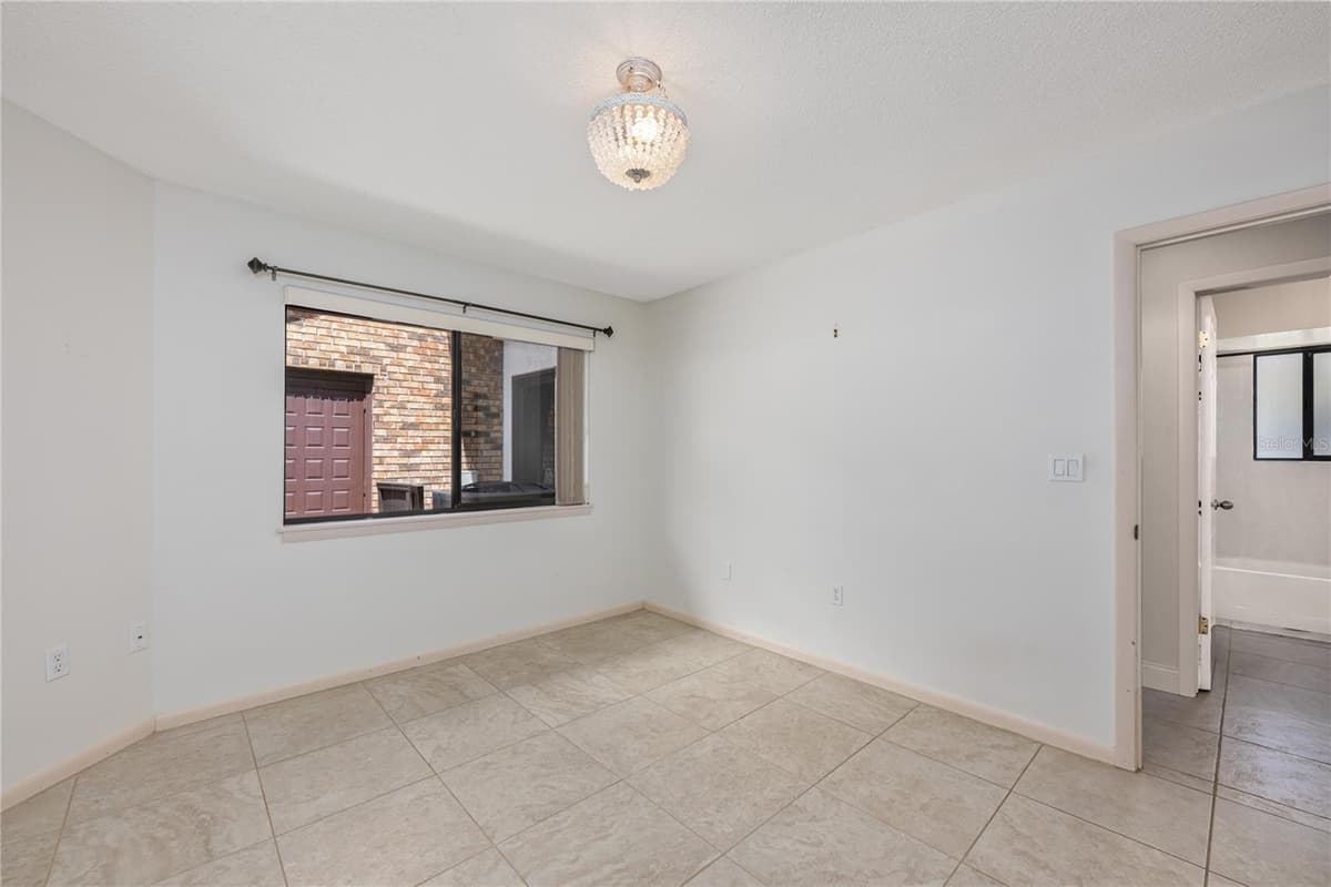 109 WATERWOOD DRIVE — photo 19 of 53