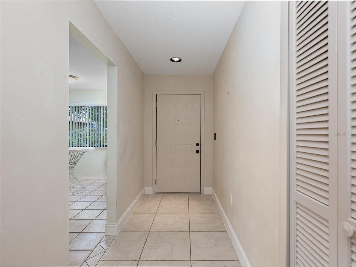 109 WATERWOOD DRIVE — photo 5 of 53