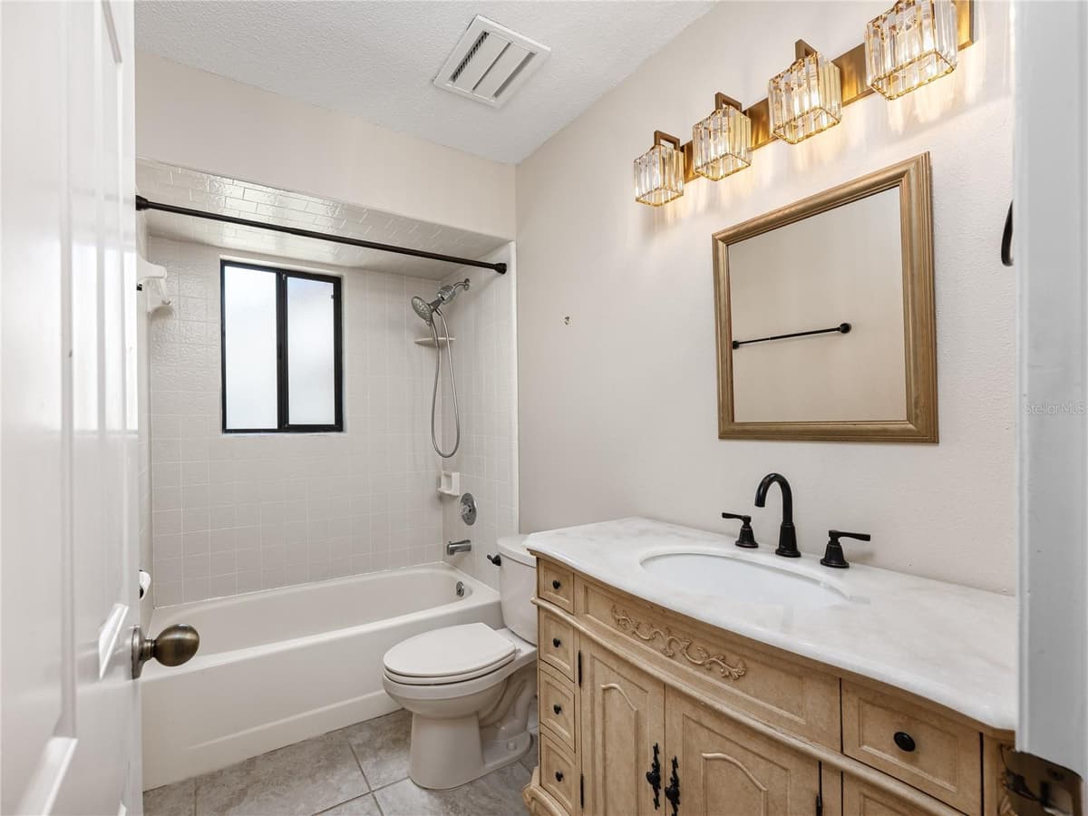 109 WATERWOOD DRIVE — photo 18 of 53