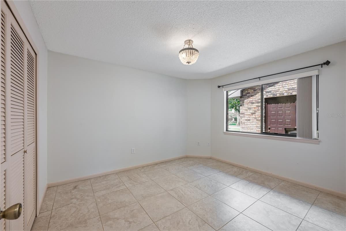 109 WATERWOOD DRIVE — photo 22 of 53