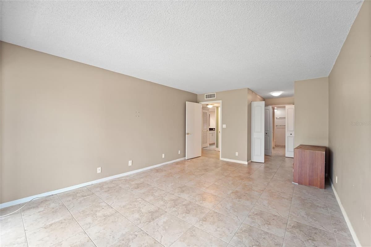 220 BELLEVIEW BOULEVARD — photo 11 of 29