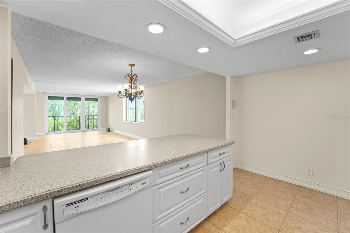 220 BELLEVIEW BOULEVARD — photo 9 of 29