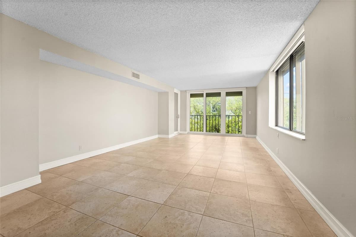 220 BELLEVIEW BOULEVARD — photo 4 of 29