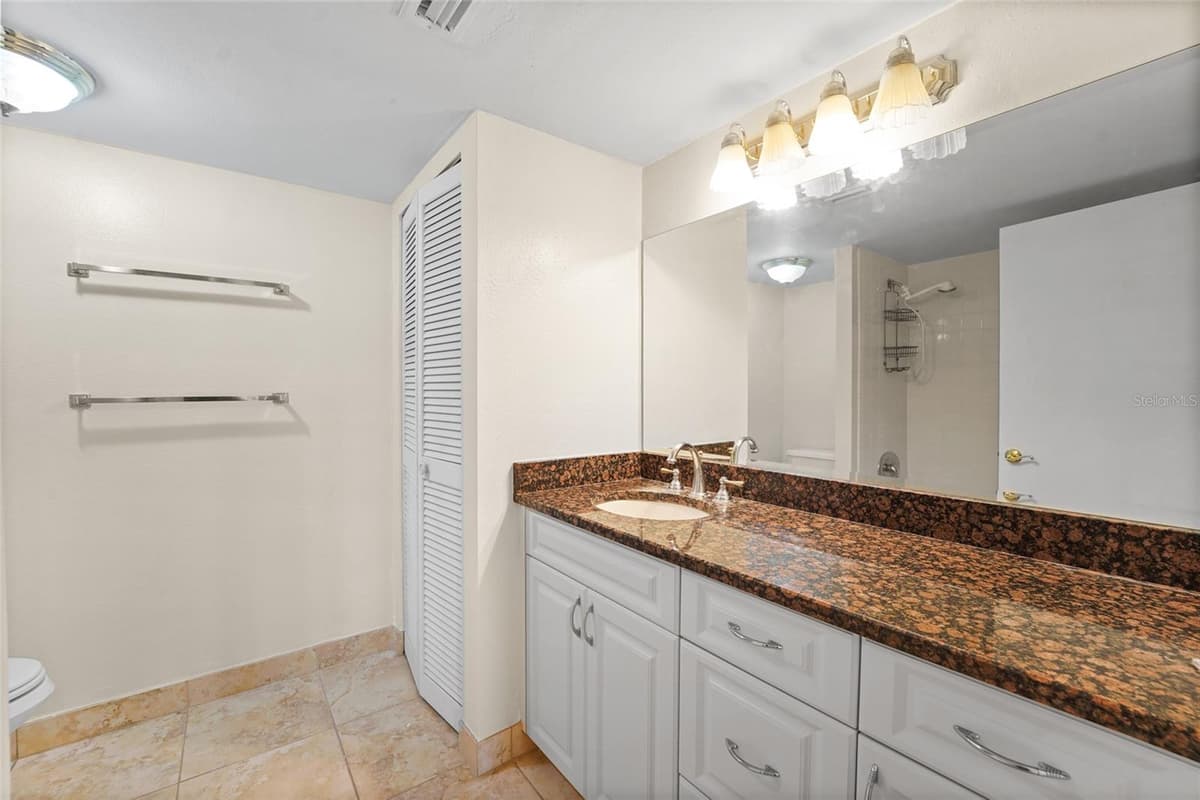 220 BELLEVIEW BOULEVARD — photo 13 of 29