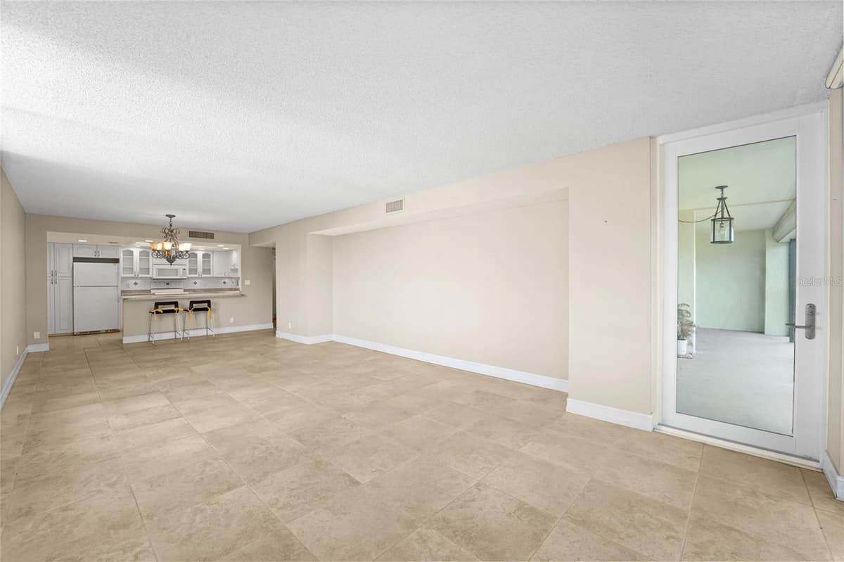 220 BELLEVIEW BOULEVARD — photo 7 of 29
