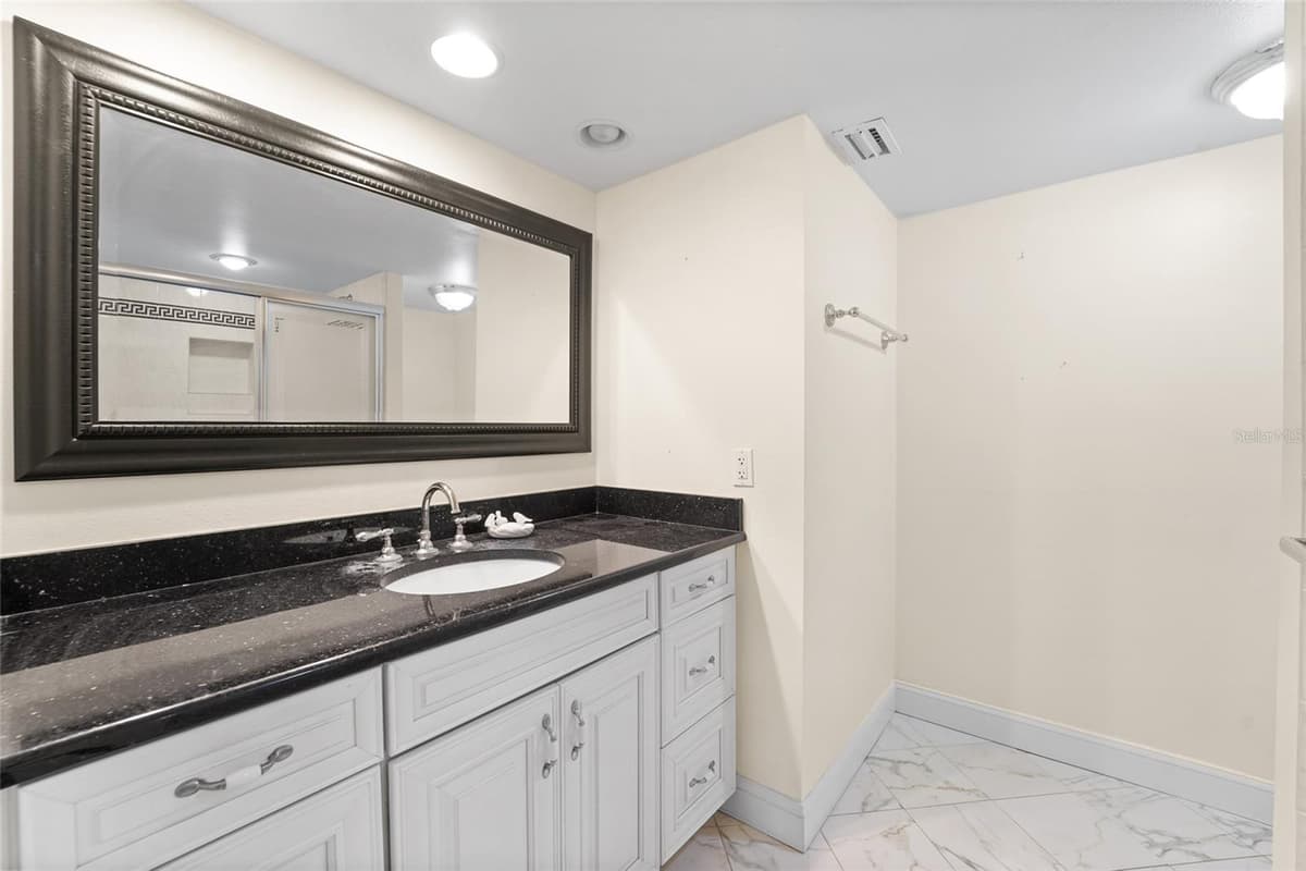 220 BELLEVIEW BOULEVARD — photo 15 of 29