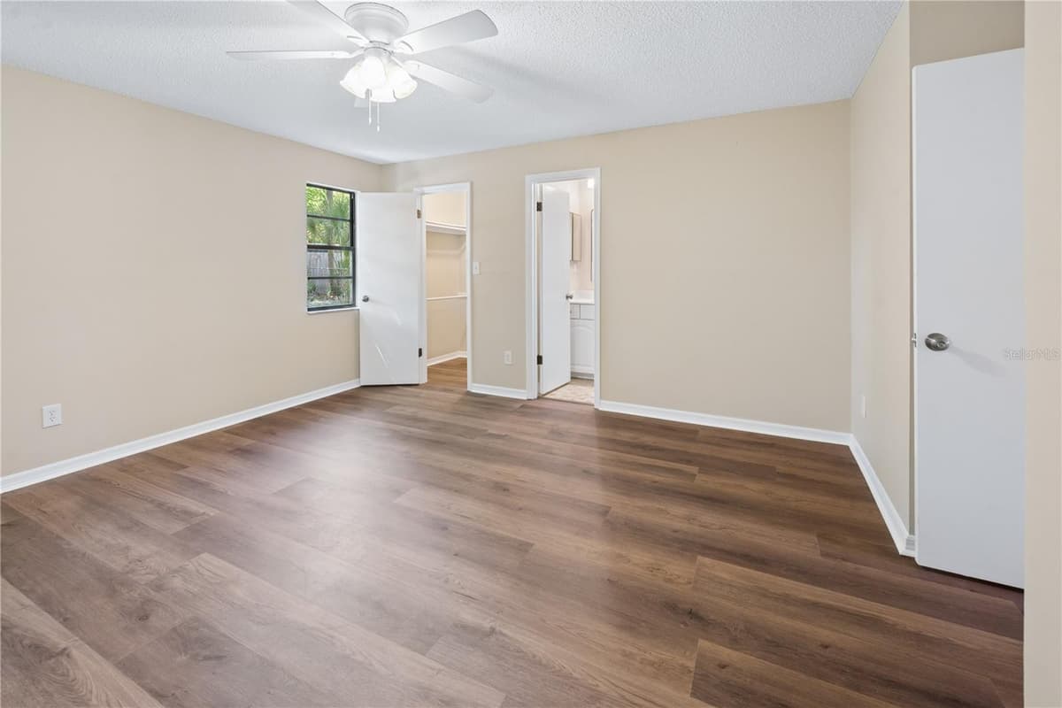 950 LAWRENCE BOULEVARD — photo 18 of 41