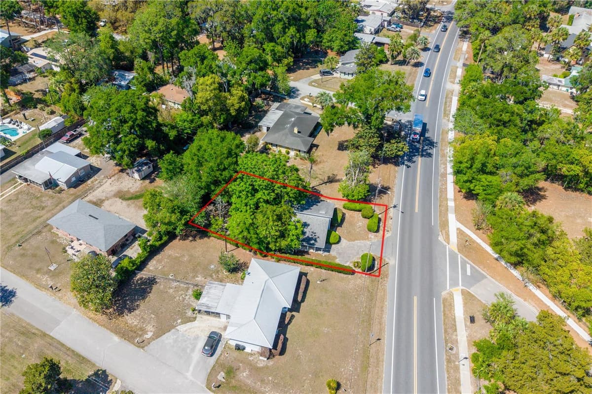 950 LAWRENCE BOULEVARD — photo 40 of 41