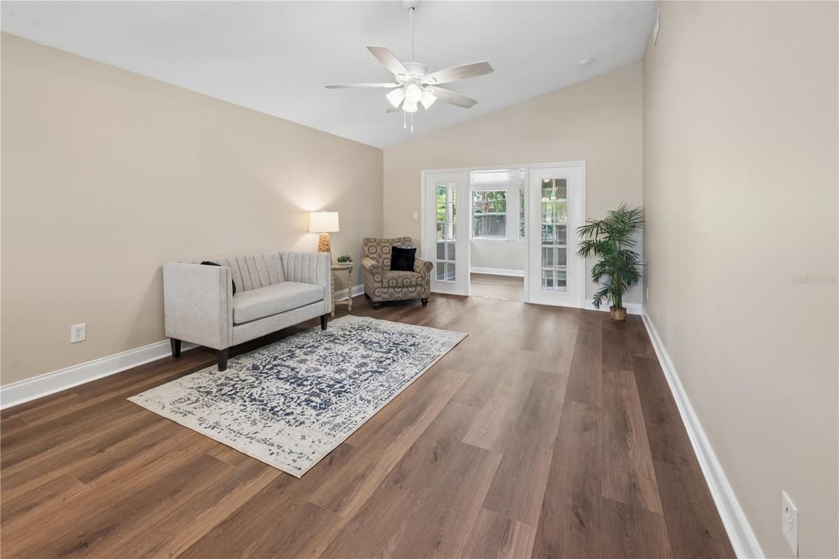 950 LAWRENCE BOULEVARD — photo 10 of 41