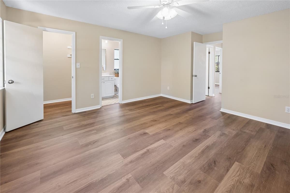 950 LAWRENCE BOULEVARD — photo 19 of 41