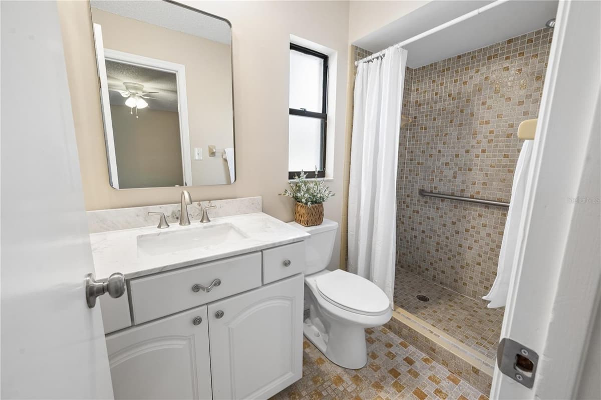 950 LAWRENCE BOULEVARD — photo 21 of 41