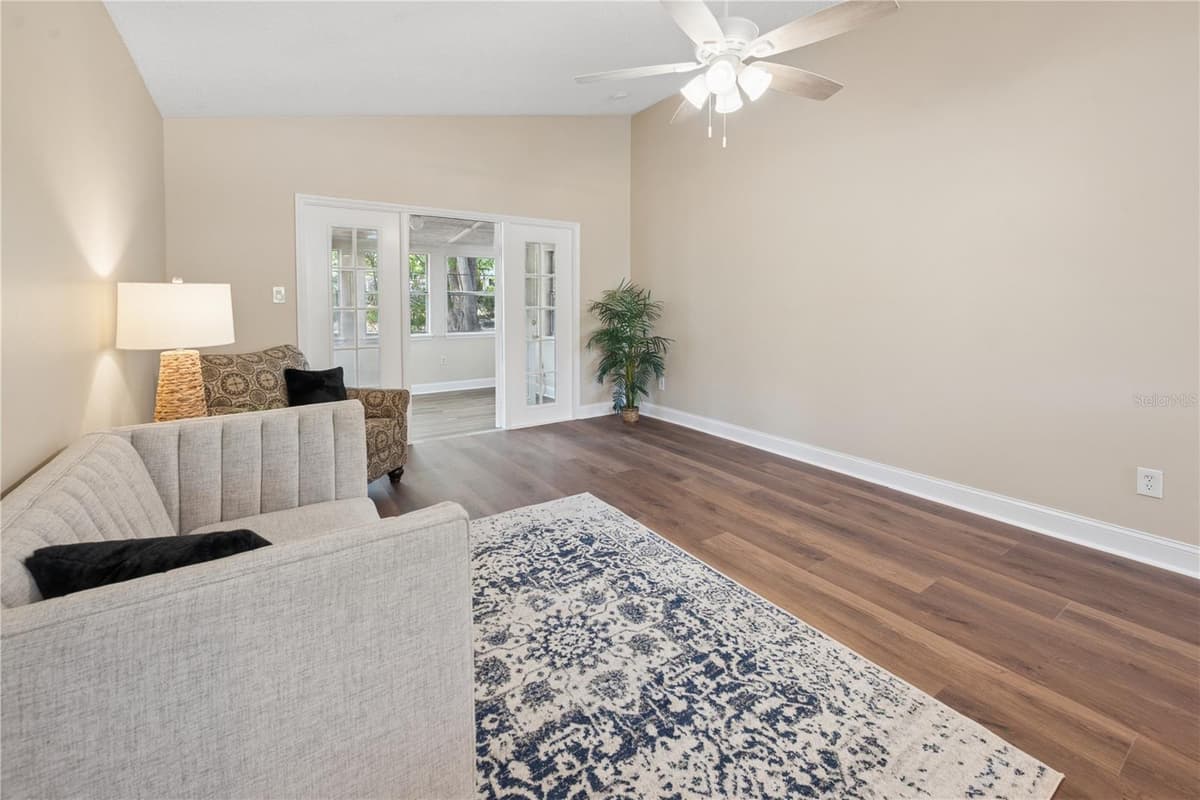 950 LAWRENCE BOULEVARD — photo 12 of 41