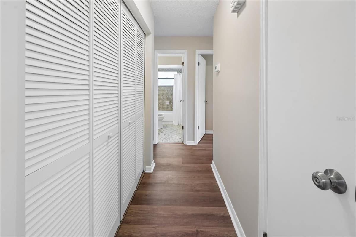 950 LAWRENCE BOULEVARD — photo 16 of 41
