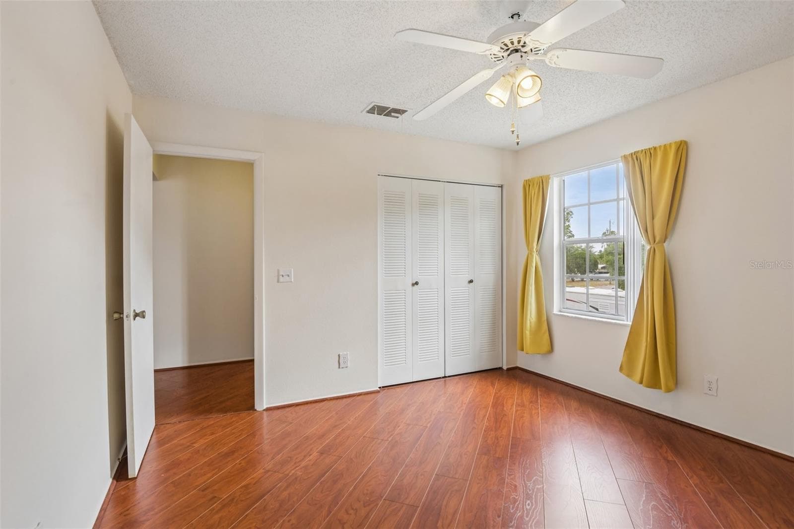 7713 HILLSIDE COURT — photo 23 of 33
