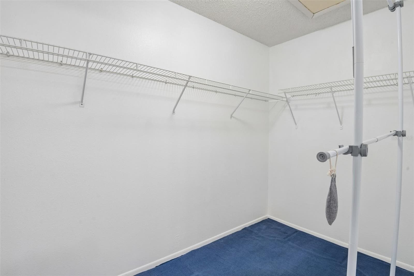 7713 HILLSIDE COURT — photo 19 of 33