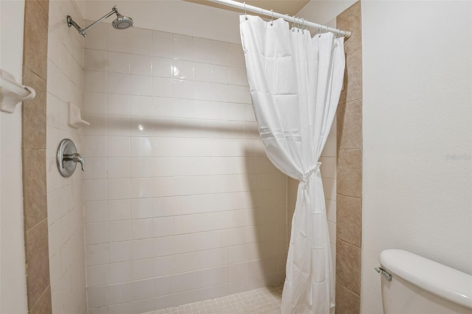 7713 HILLSIDE COURT — photo 18 of 33