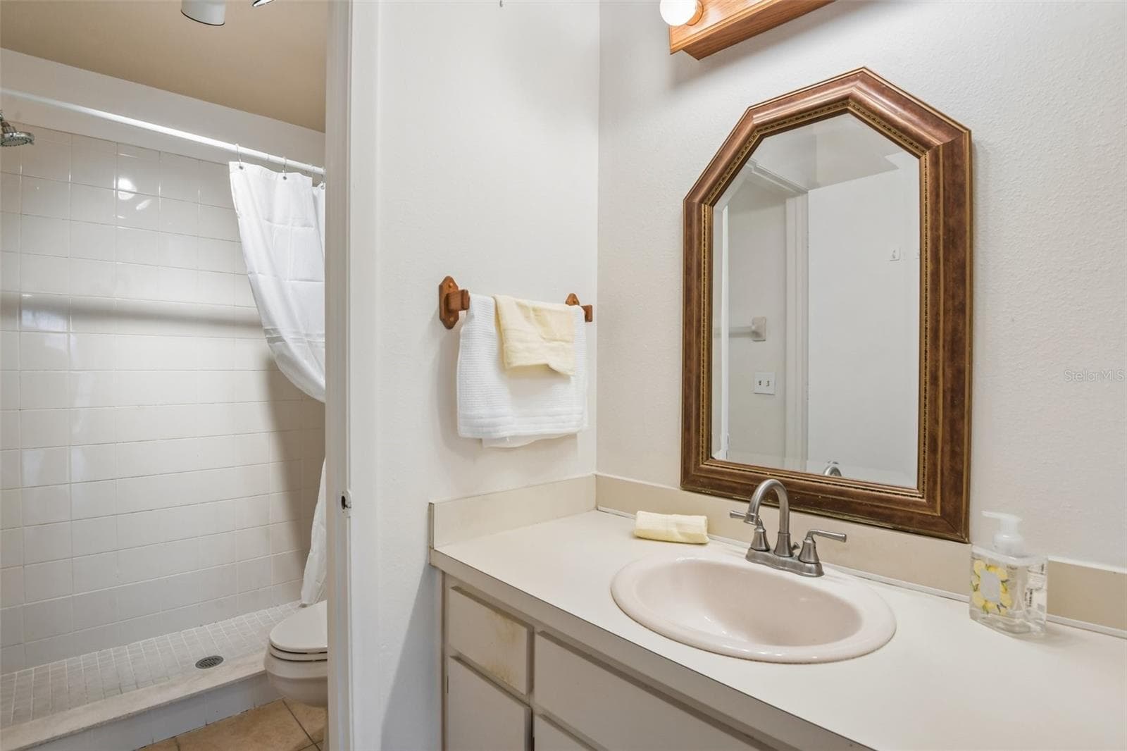 7713 HILLSIDE COURT — photo 17 of 33