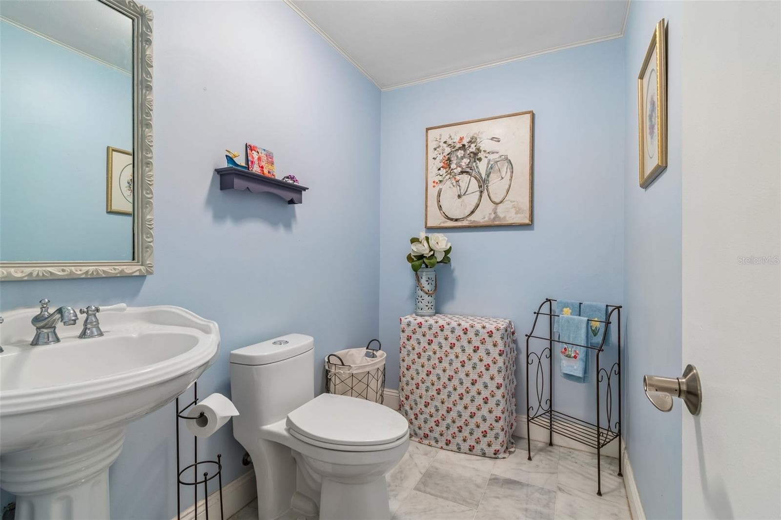 200 GLENNES LANE — photo 15 of 35
