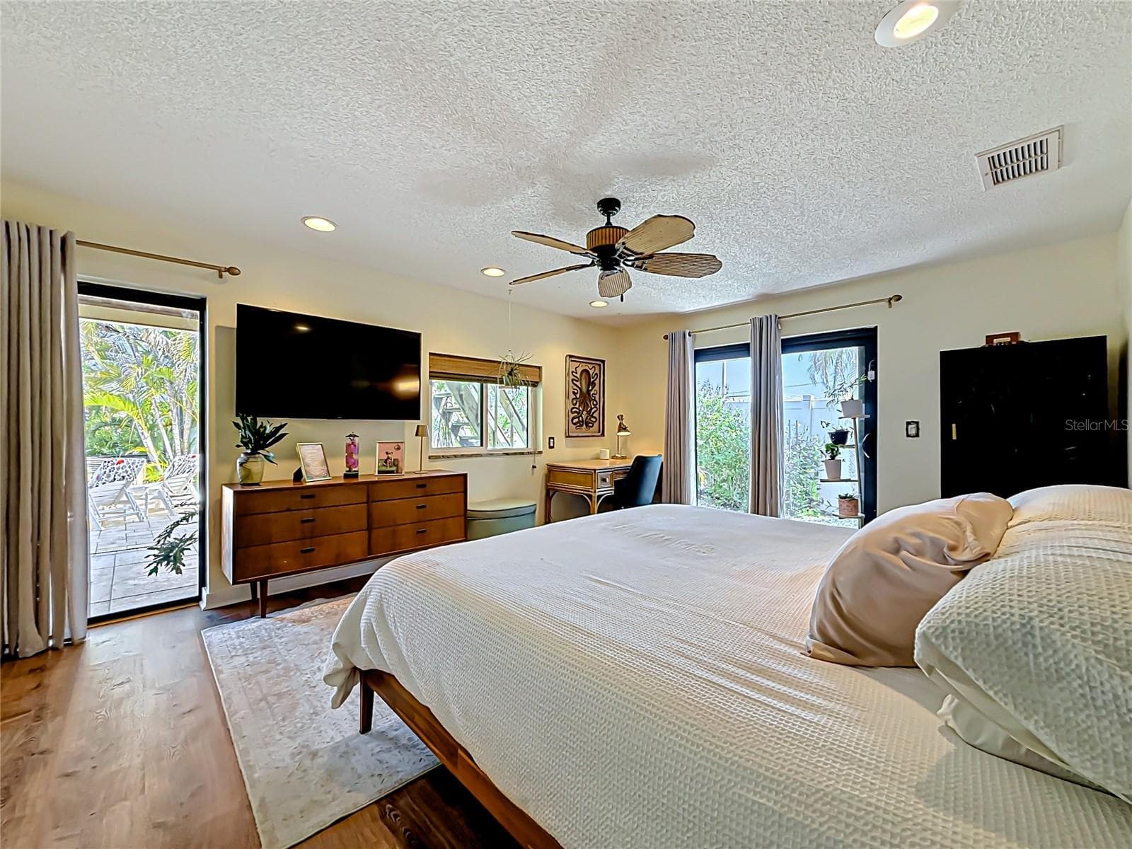 2162 VINA DEL MAR BOULEVARD — photo 33 of 92