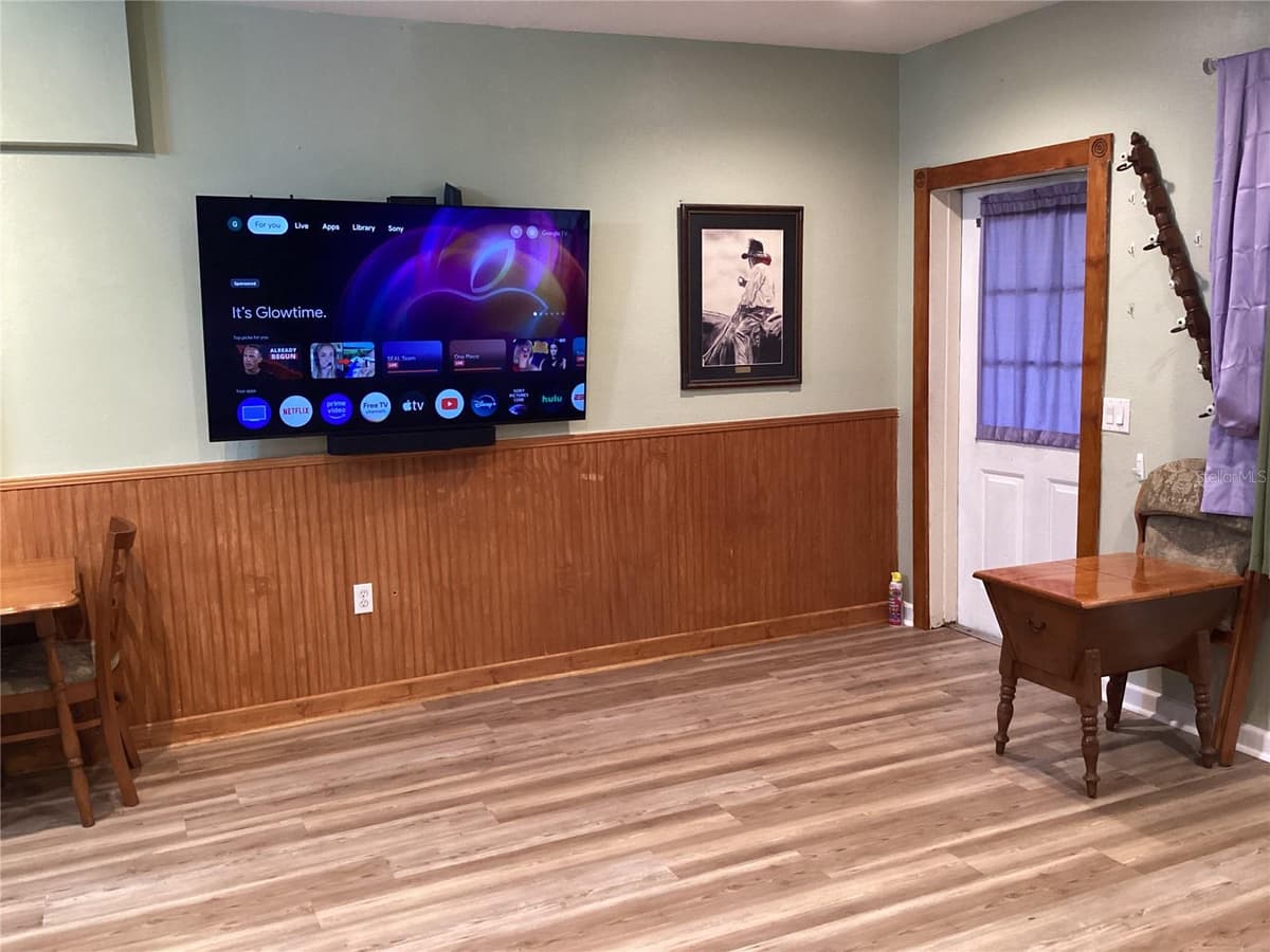 360 LAKEVIEW DRIVE — photo 9 of 17