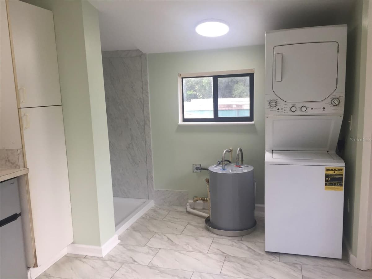 360 LAKEVIEW DRIVE — photo 15 of 17