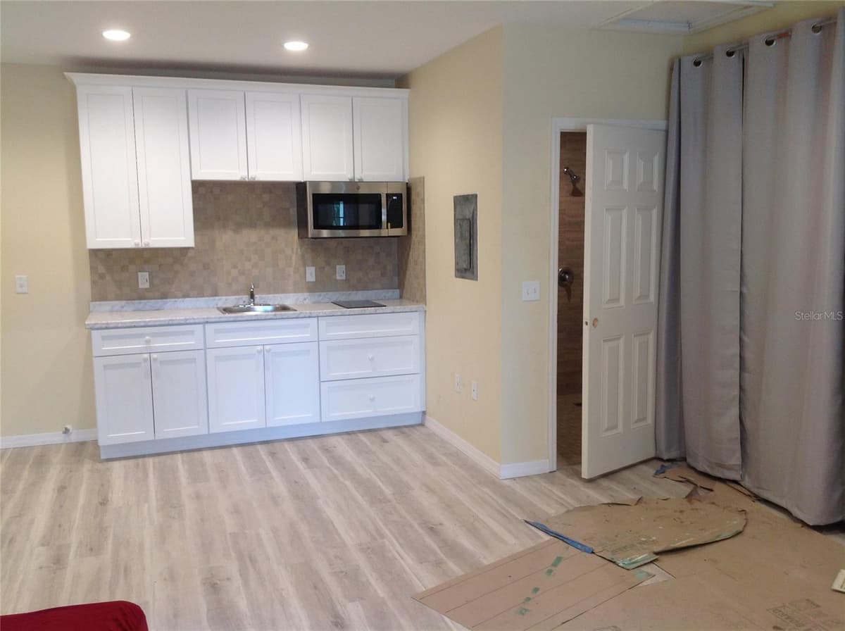 360 LAKEVIEW DRIVE — photo 13 of 17