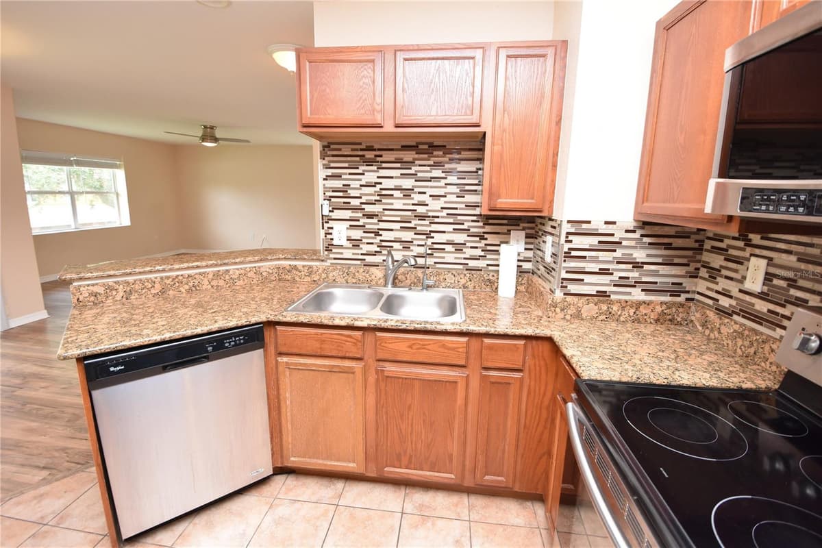 4600 MOODY BOULEVARD — photo 19 of 52