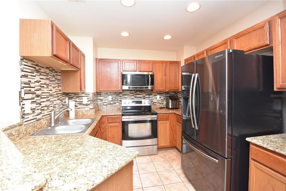 4600 MOODY BOULEVARD — photo 17 of 52