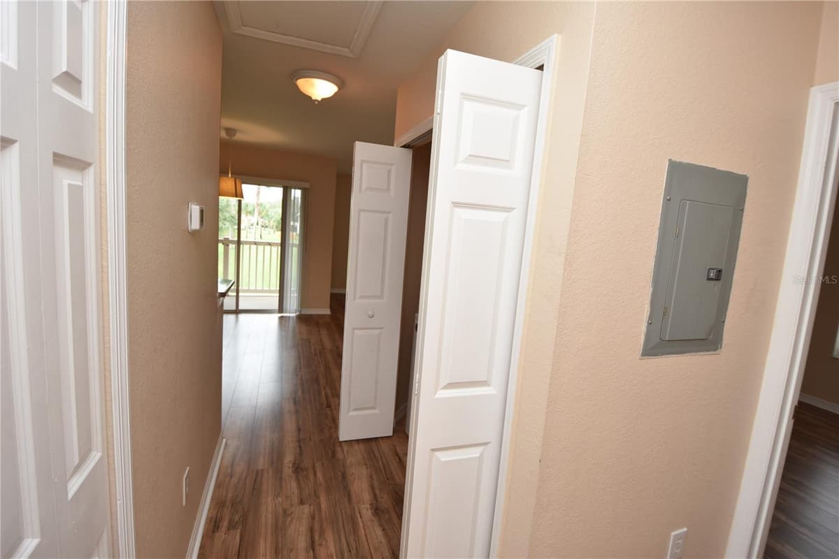 4600 MOODY BOULEVARD — photo 35 of 52