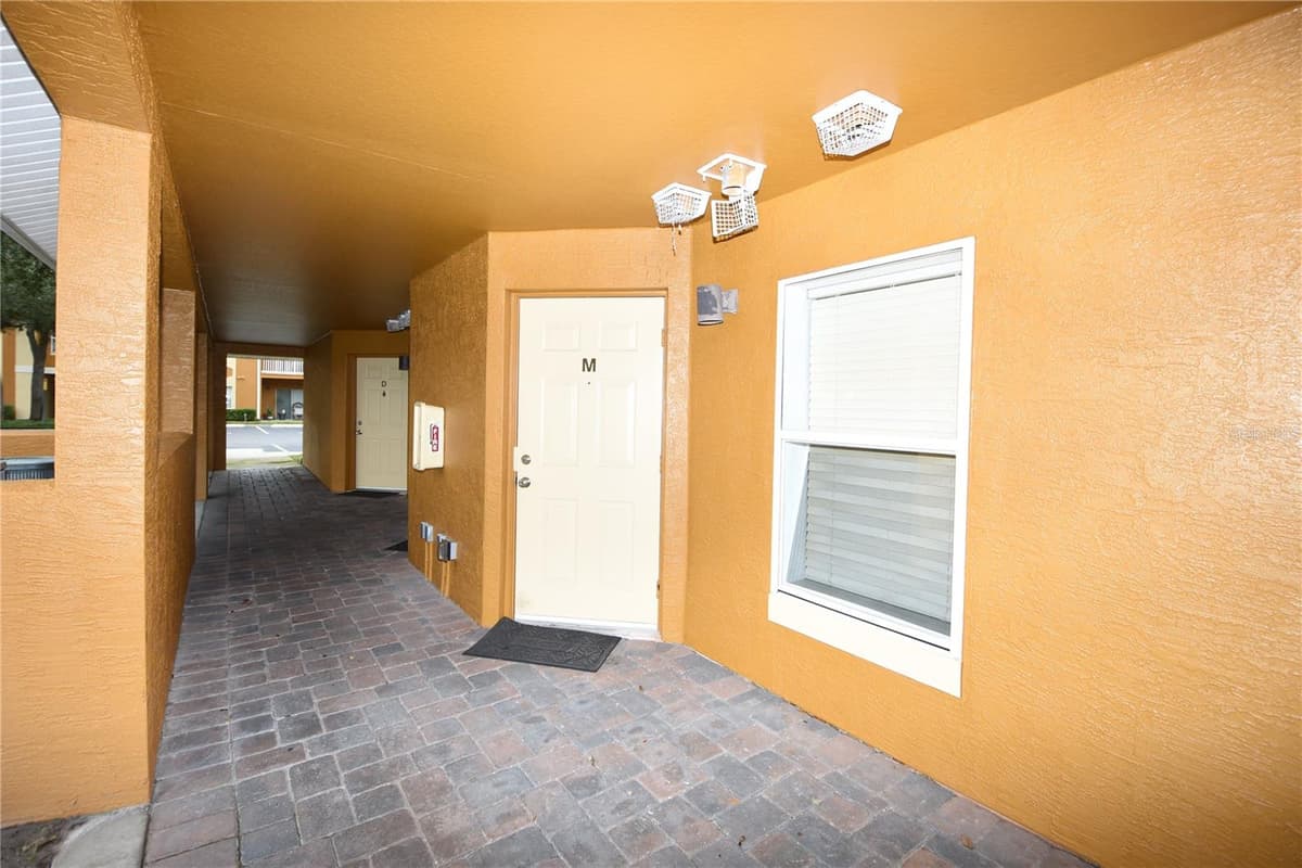 4600 MOODY BOULEVARD — photo 4 of 52