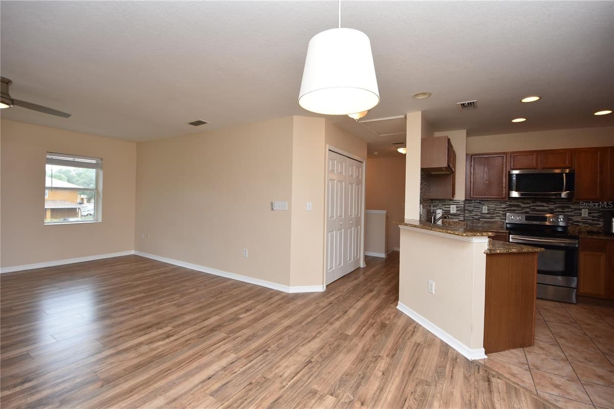 4600 MOODY BOULEVARD — photo 15 of 52