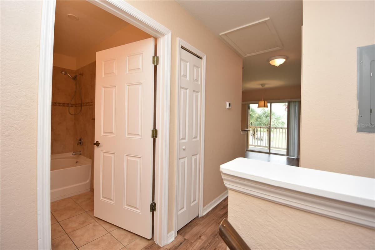 4600 MOODY BOULEVARD — photo 6 of 52