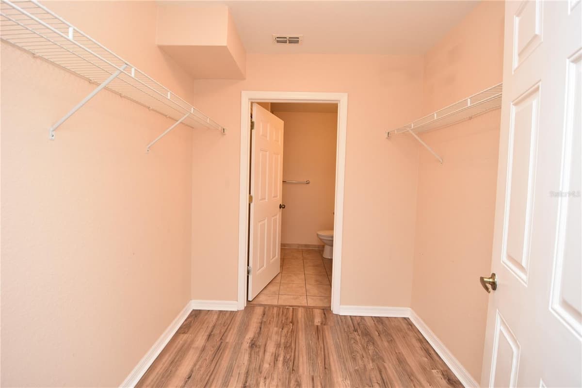 4600 MOODY BOULEVARD — photo 24 of 52