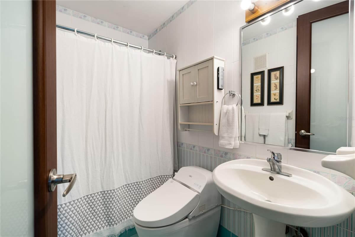86 LAKESIDE VILLAS — photo 16 of 25