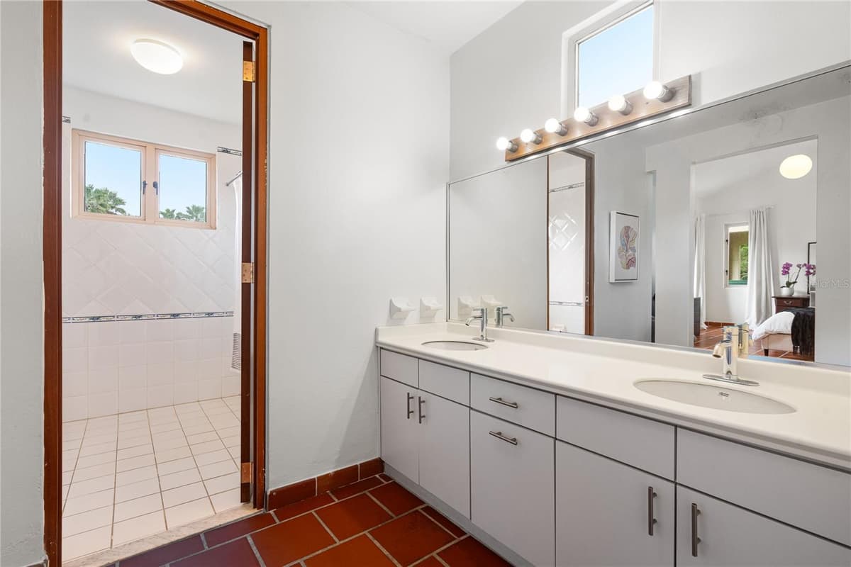 86 LAKESIDE VILLAS — photo 11 of 25