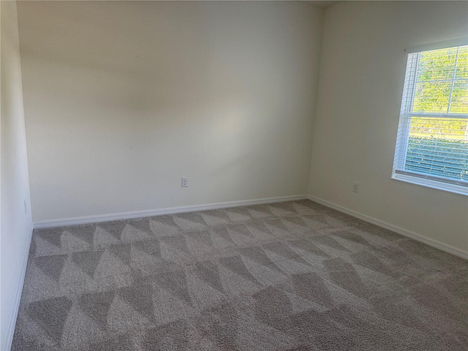 108 BOXWOOD LANE — photo 13 of 21