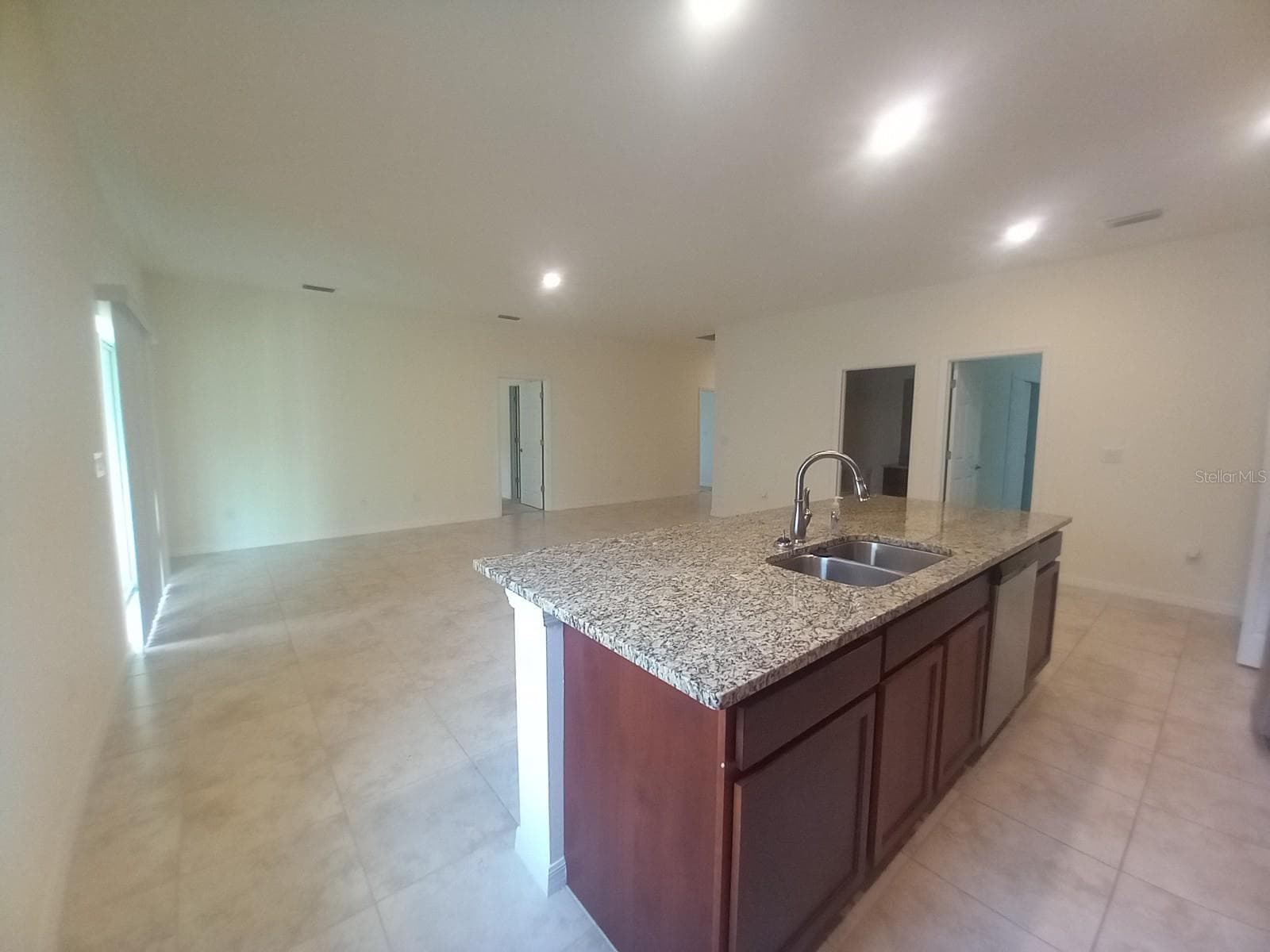 108 BOXWOOD LANE — photo 4 of 21