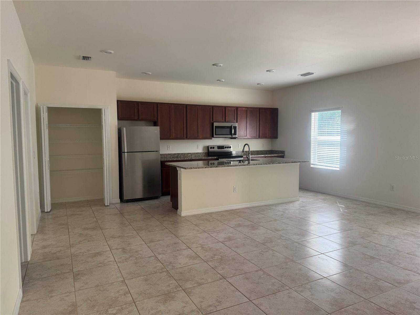 108 BOXWOOD LANE — photo 5 of 21