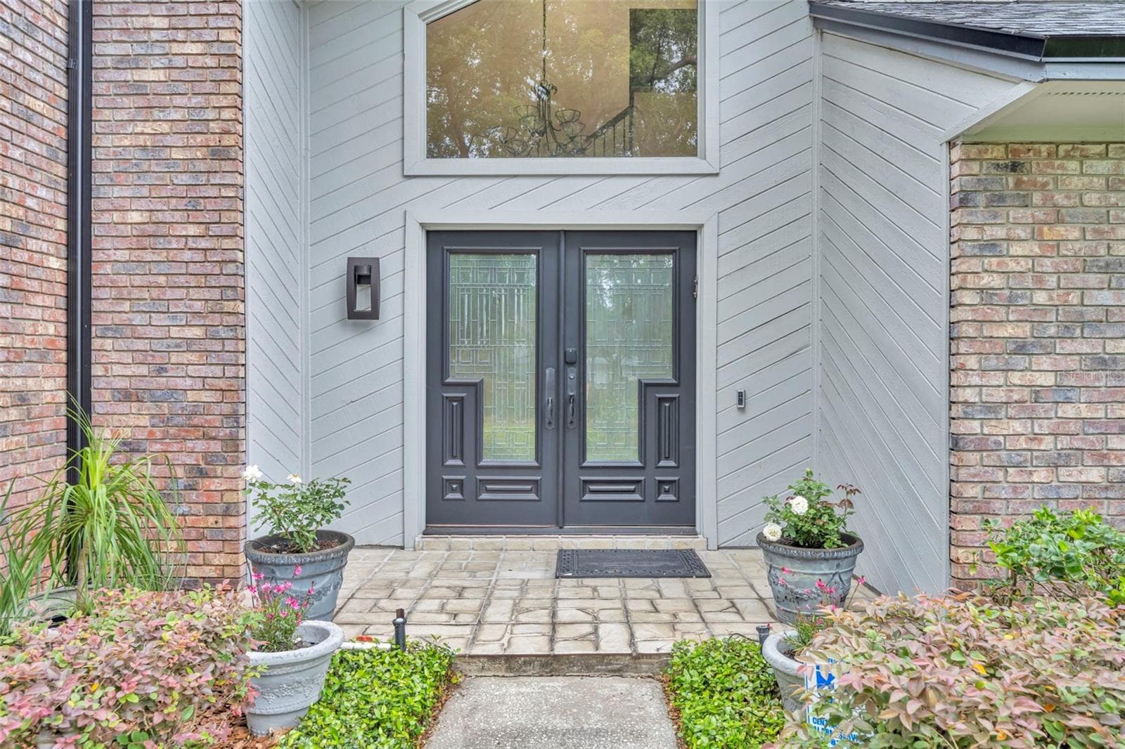 1001 VERSAILLES COURT — photo 5 of 53