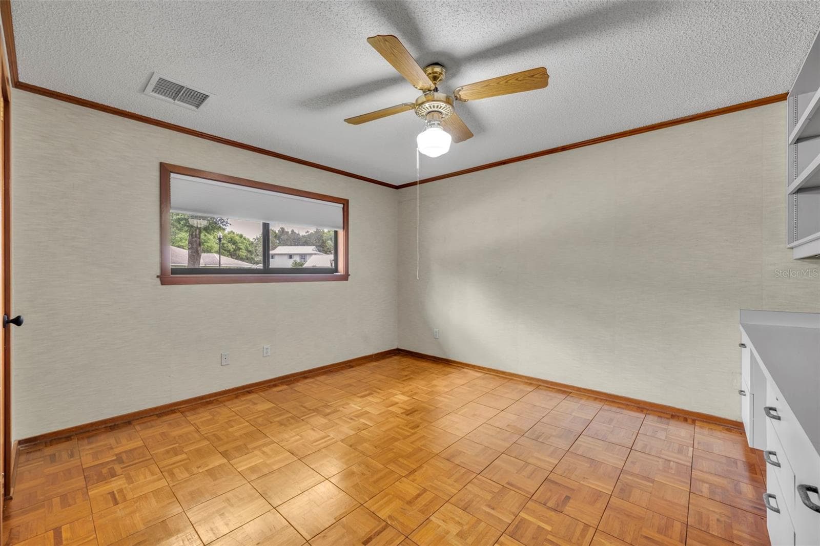 1001 VERSAILLES COURT — photo 21 of 53